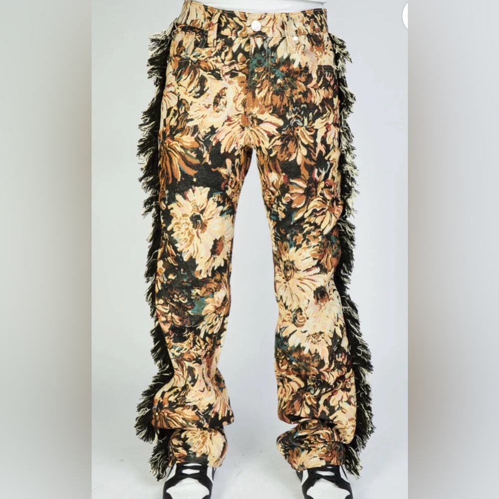 Floral tapestry Fringe men’s Pants in Beige & Black. - Picture 4 of 11